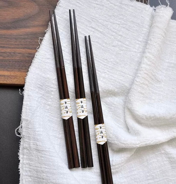 CHOPSTICKS & HOLDERS