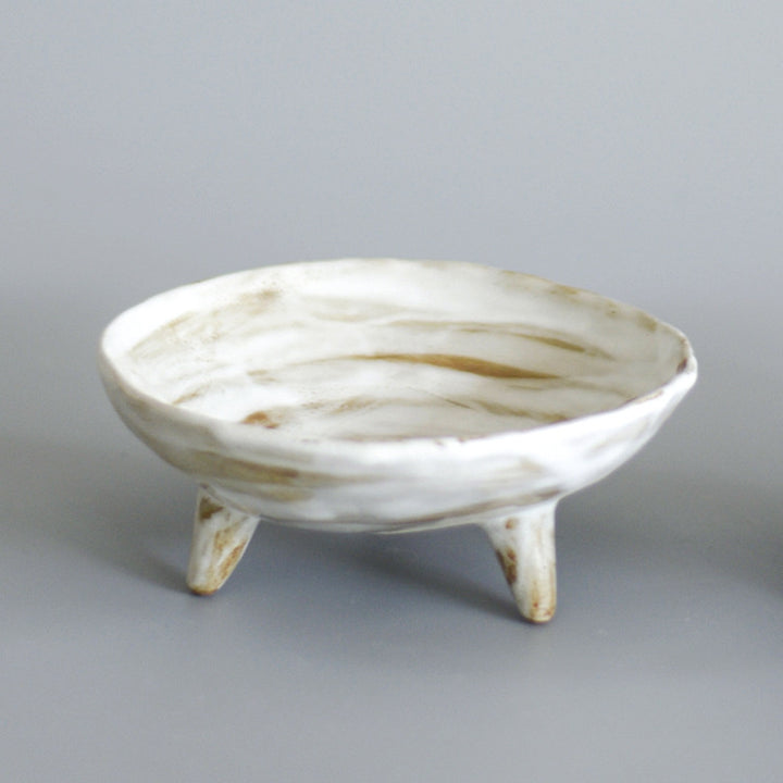 Nippon Toki Handmade Three-legged Plate Tedzukuri White (shiro 10.5*4.5cm)